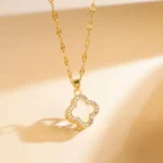 Zareeva Clover Sparkle Pendant Necklace